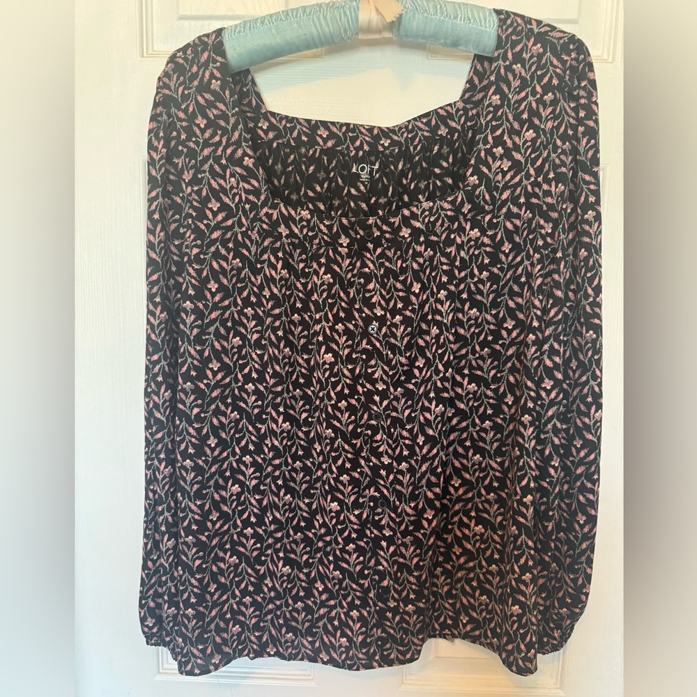 Women’s floral Loft button up blouse - NWT
